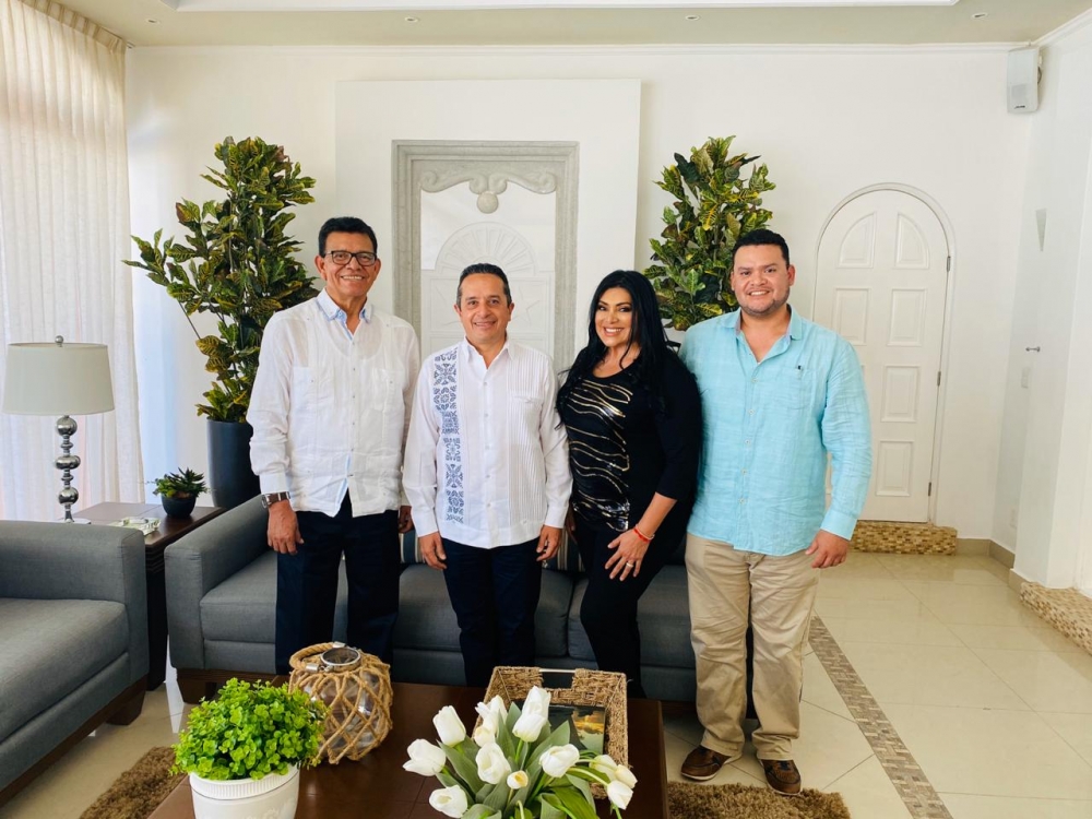 FERNANDO VALENZUELA VISITA CASA DE GOBIERNO 