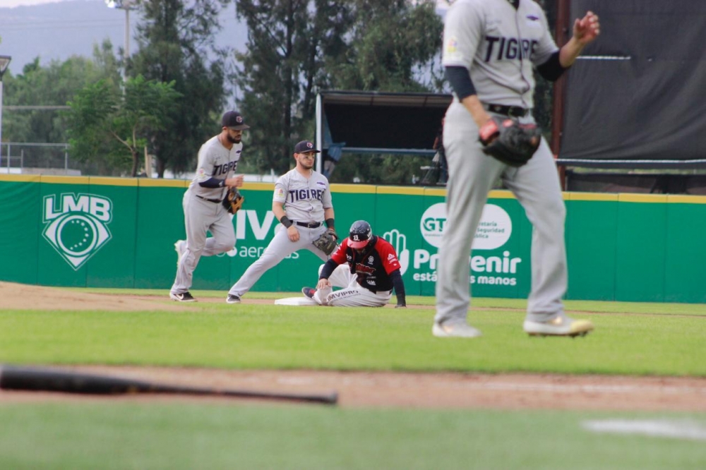 BRAVOS ASEGURA SERIE 