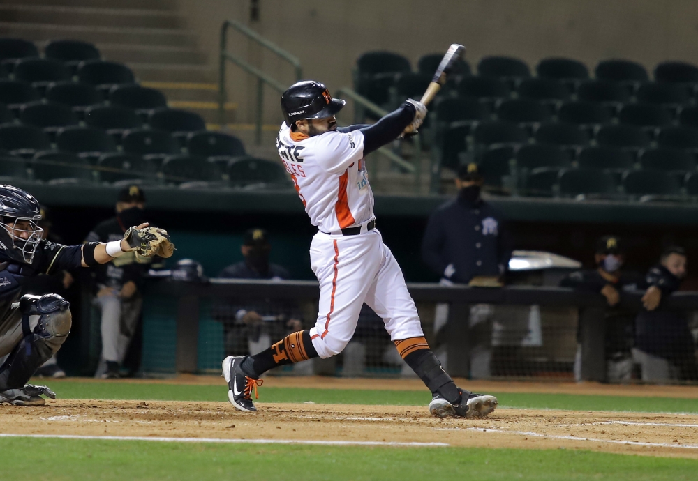 Alex Robles y Naranjeros a la final de la LMP