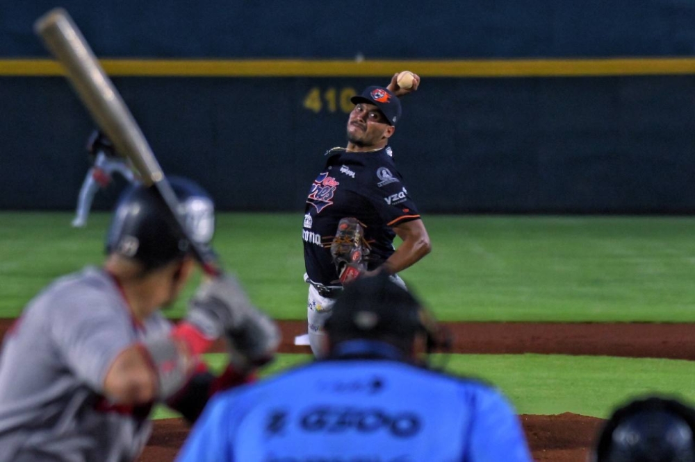 Tigres Ruge e iguala Serie