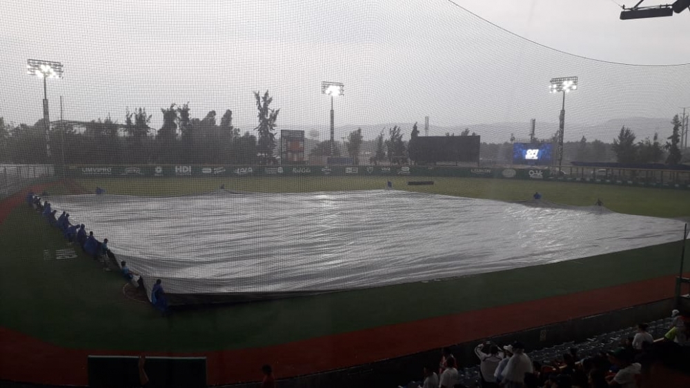 LLUVIA IMPIDE JUEGO EN LA FORTALEZA