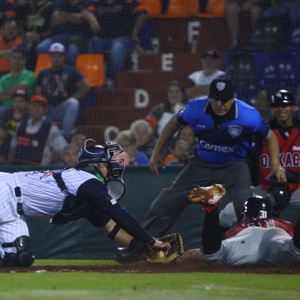 gran noche de beisbol en el beto ávila