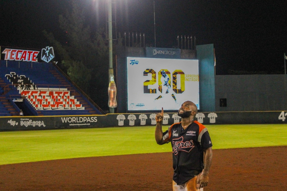 RUBÉN SOSA LLEGA 200 ANOTADAS EN LMB Y DEJA EN EL TERRENO A OLMECAS