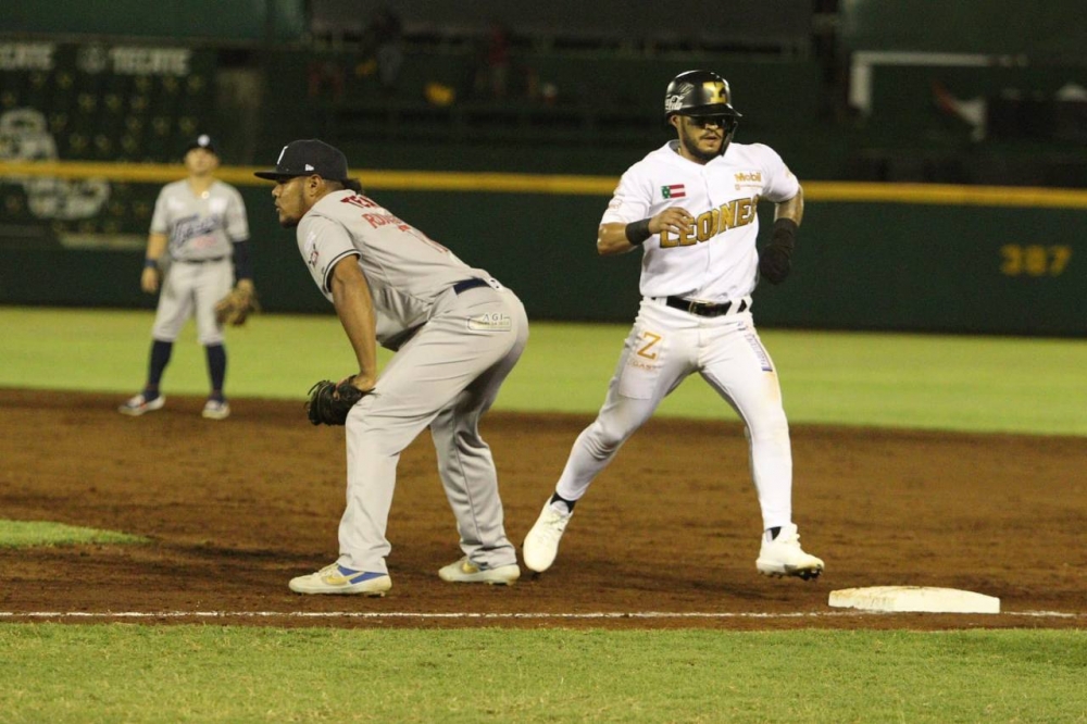 Tigres blanquea a Leones y se adelanta en la serie de fieras 