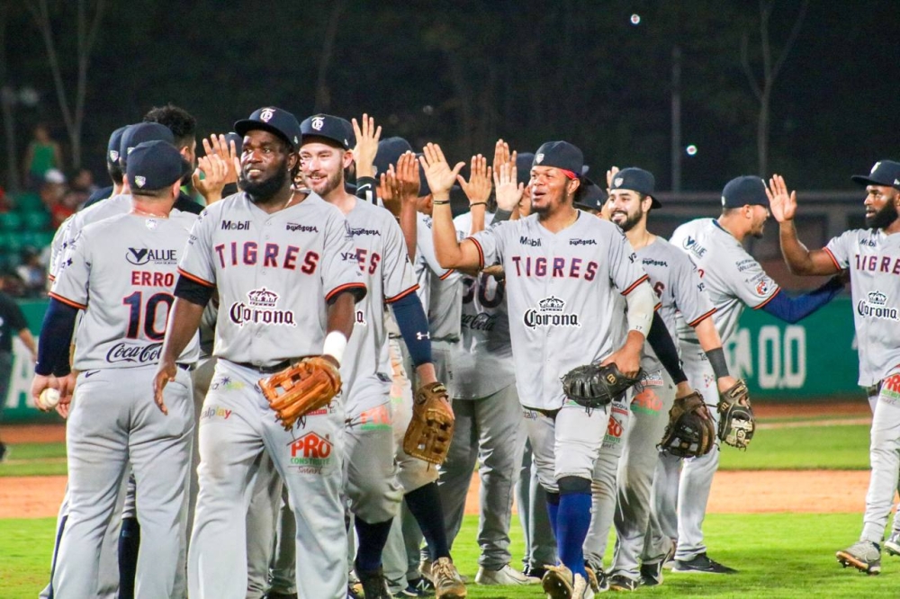 Tigres blanquea a Olmecas en Tabasco