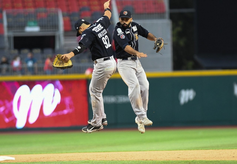 Tigres apalea a Diablos 